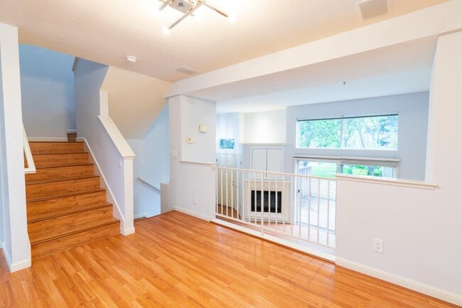 Building Photo - 4097 Alder Terrace