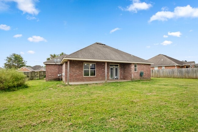 Building Photo - 702 Grant Ave