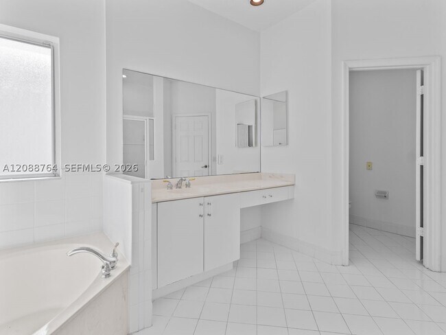 Building Photo - 11149 NW 72nd Terrace