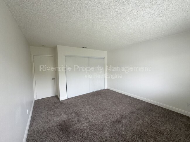 Building Photo - 2255 Cahuilla St