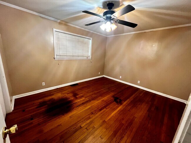 Building Photo - 107 Woodland Cir