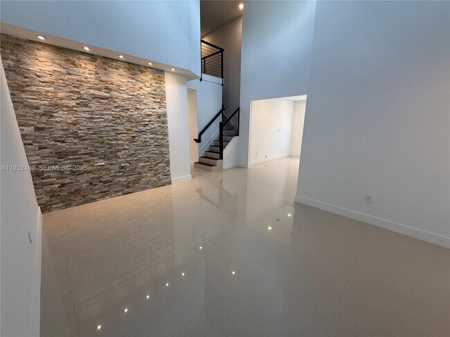 Building Photo - 107 SE 22nd Terrace