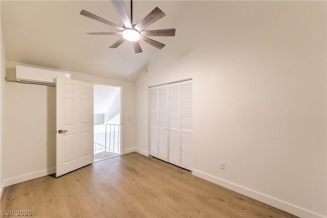 Building Photo - 460 Elm Dr