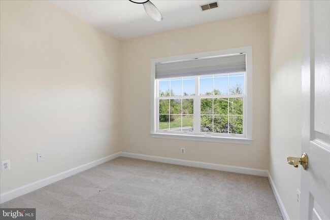 Building Photo - 981 Herons Run Ln