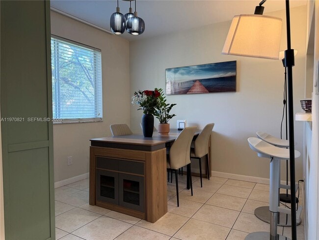 Building Photo - 882 NW 92nd Ave