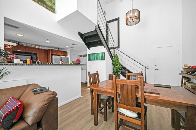 Building Photo - 7728 Collins Ave