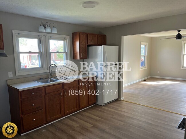 Building Photo - 213 Highland Ave