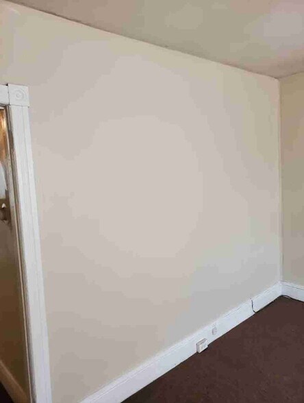 Building Photo - 121 Pusey Ave