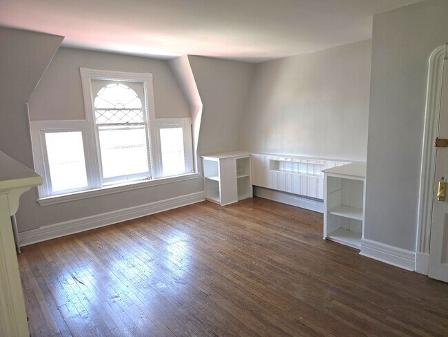 Building Photo - 21N Ferry Street