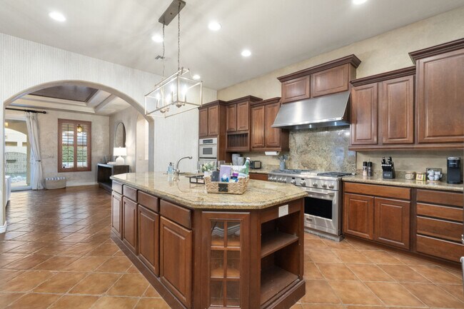 Building Photo - 3083 S Cottonwood Ct