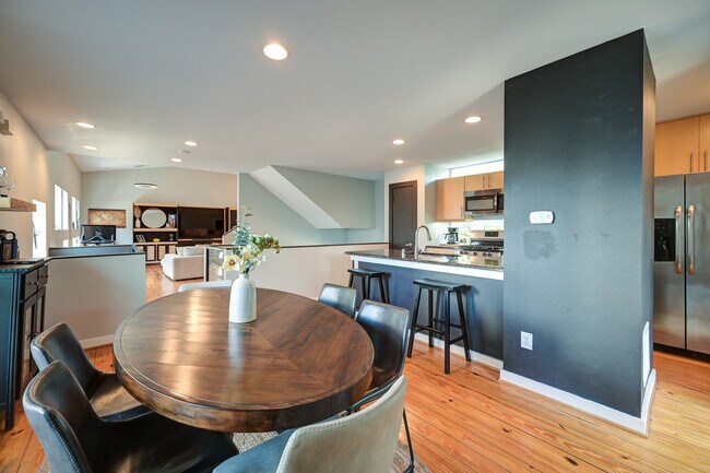 Building Photo - 1214 Urban Lofts Dr