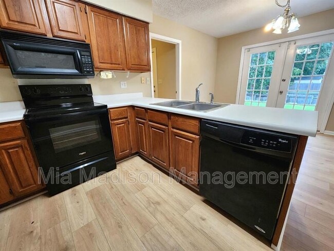 Building Photo - 21 Cobblestone Ct