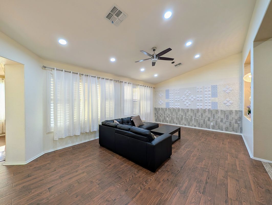 Building Photo - 14309 W Caribbean Ln