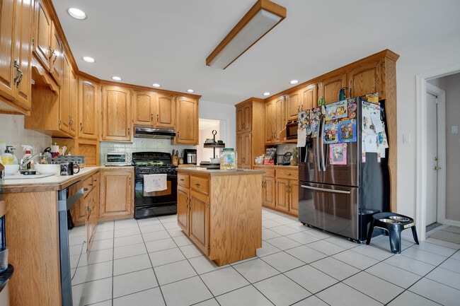 Building Photo - 10600 Ridgewood Dr