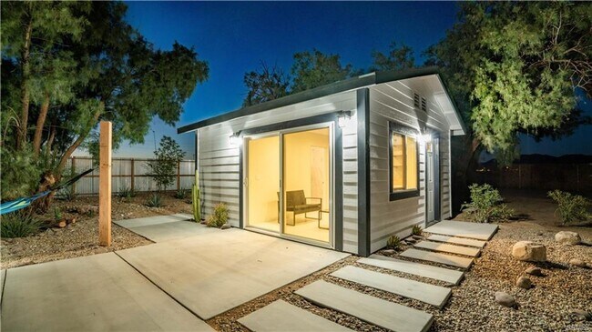 Building Photo - Pool Estate for Lease