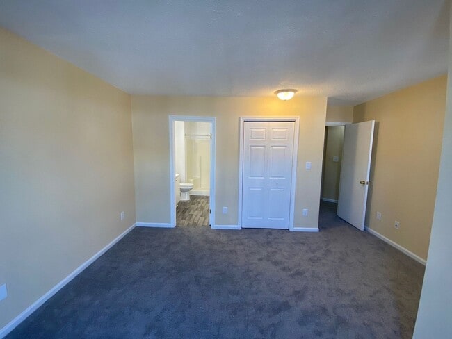 Building Photo - Enjoy coastal living at its finest!  "ASK ...