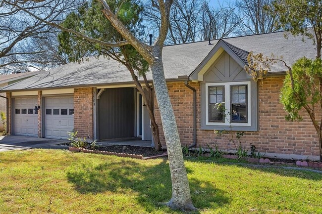 Building Photo - 2507 Broken Oak Dr