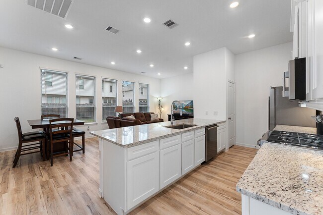 Building Photo - 516 Bristol Tide Ct