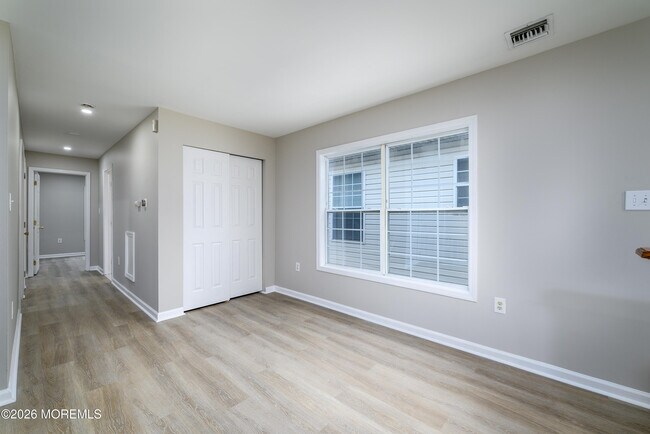 Building Photo - 114 Watson Ave