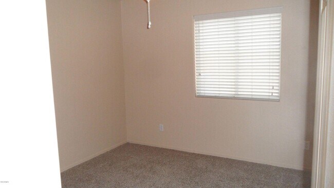 Building Photo - 16377 W Cottonwood St