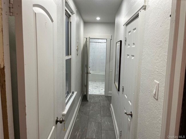 Building Photo - 95-29-95112 112th St