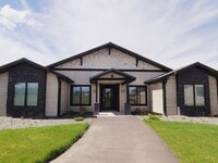 Building Photo - Amazing Opportunity in Black Bull