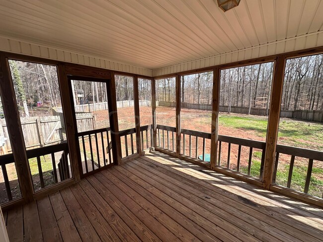 Building Photo - 4BR/3BA on Large Private Wooded Lot- Woodstock