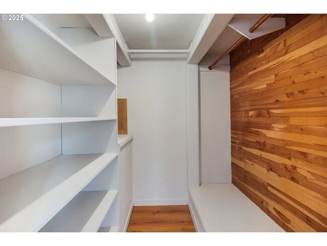 Building Photo - Gorgeous College Hill 4 BD, 3BA in desirab...