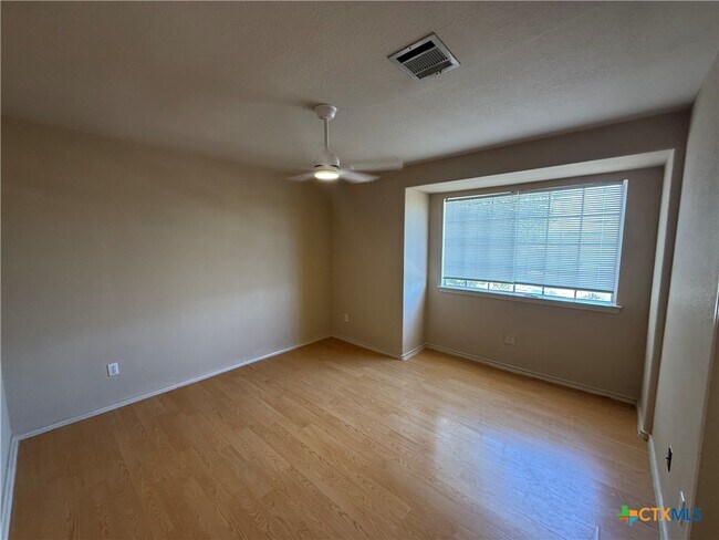 Building Photo - 851 Sagewood Trail