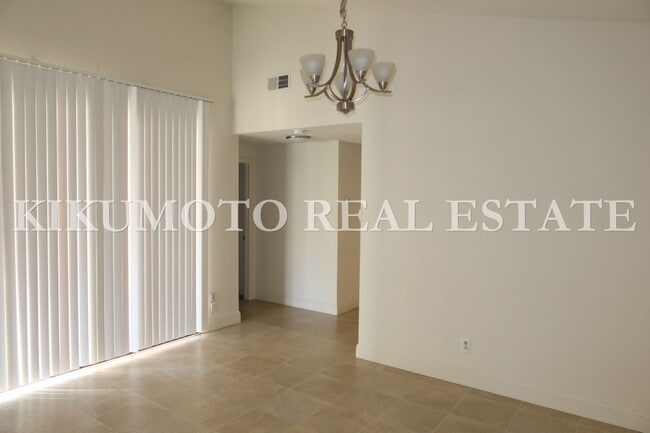 Building Photo - Pocket 3 Bedroom, 2 Bath Half-plex