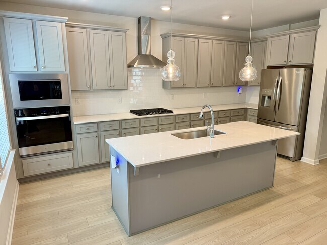 Building Photo - 540 Teversham Dr
