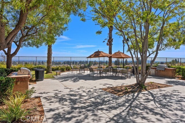 Building Photo - 2992 E Coalinga Dr