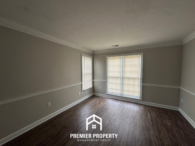 Building Photo - Stunning 4BR Cordova Home | Chef's Kitchen with Island, Formal Dining & Fireplace