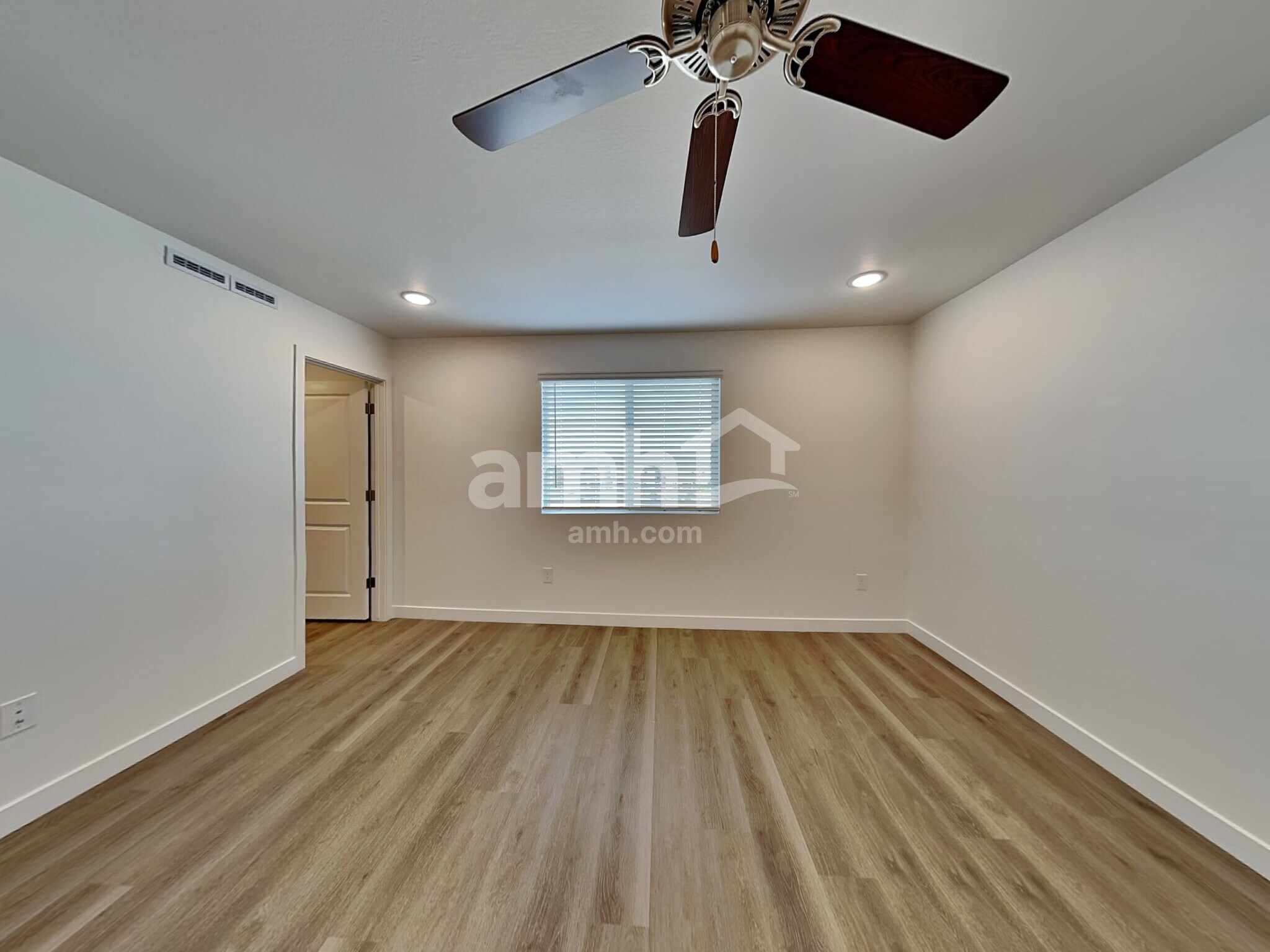 Building Photo - 12528 W Adair Dr