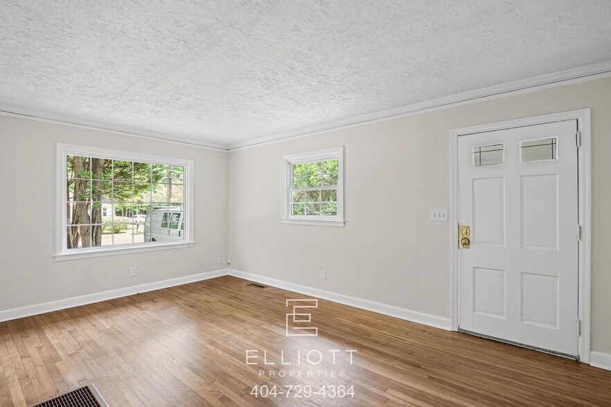 Building Photo - 1095 Oakfield Dr SE