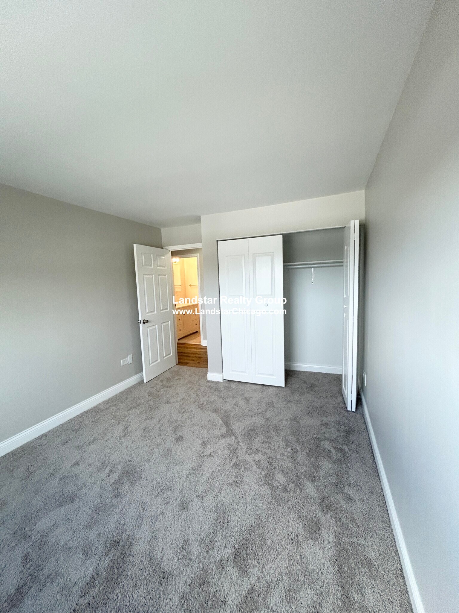 Building Photo - 104 N Kenilworth Ave