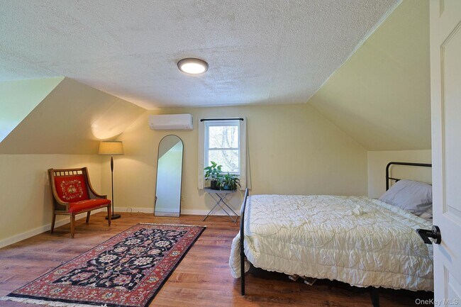 Building Photo - 1604 NY-9G