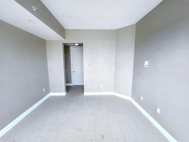 Building Photo - 301 Virginia St