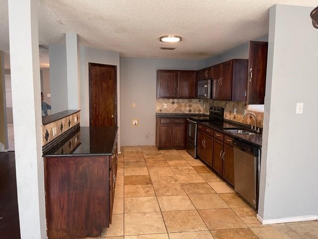 Building Photo - 3120 Crimson Clover Dr