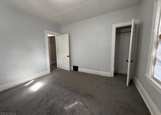 Building Photo - 3641 E 147th St