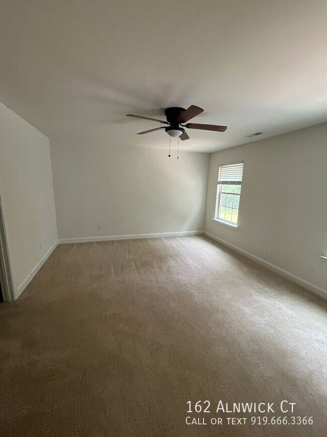 Building Photo - 162 Alnwick Ct
