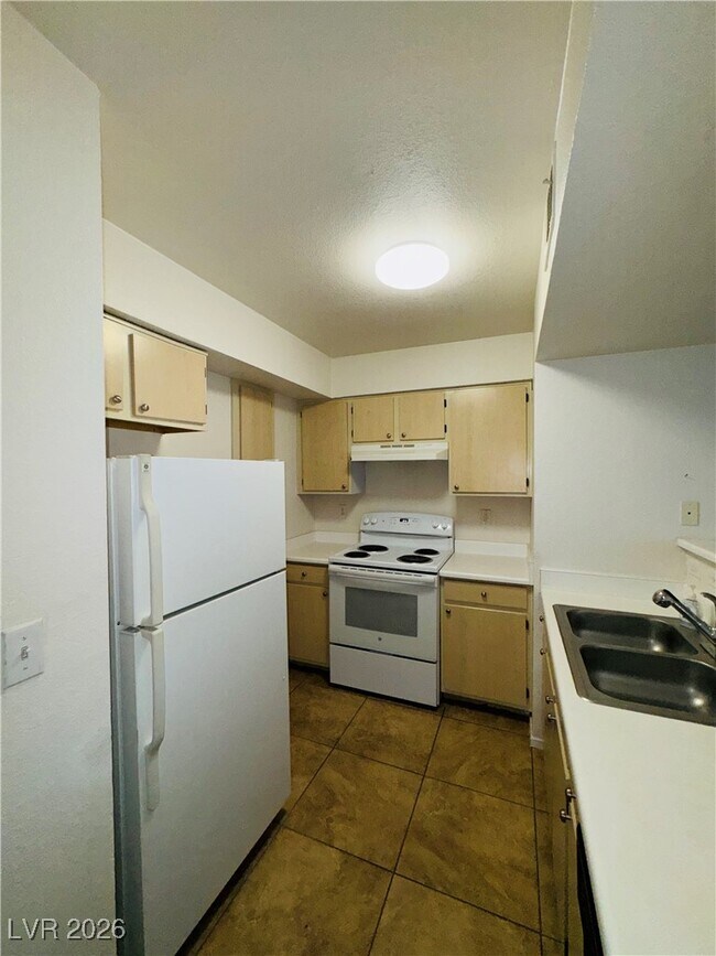 Building Photo - 1150 N Buffalo Dr