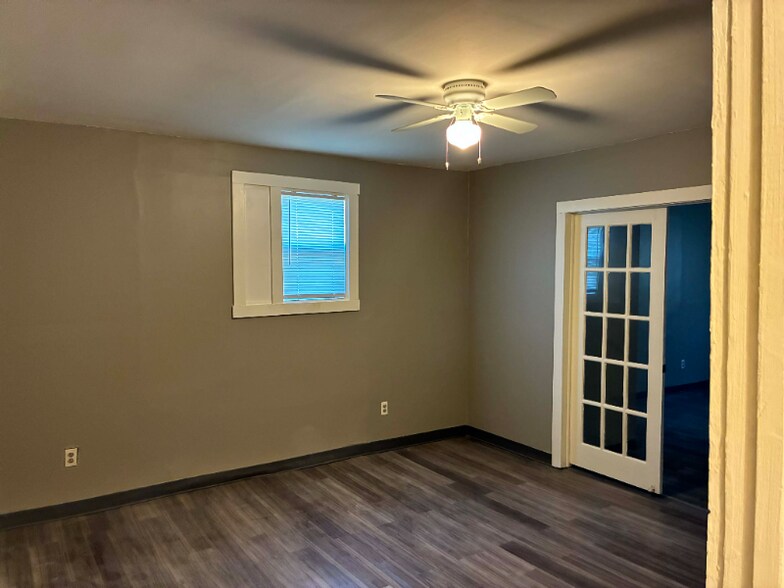 Building Photo - 1903-1905 S Booker St