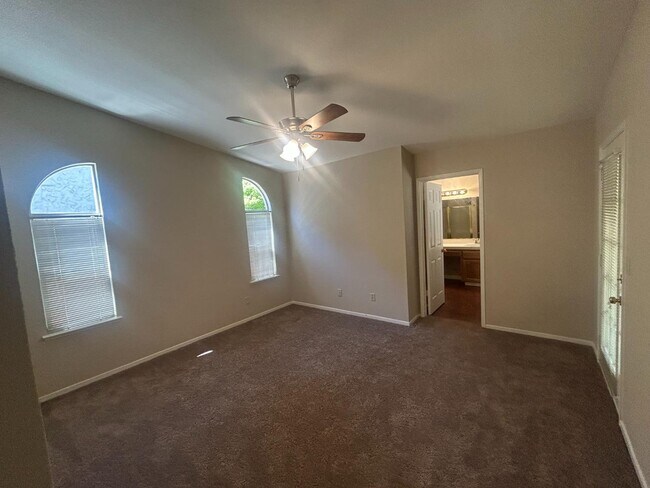 Building Photo - 3256 W Calimyrna Ave