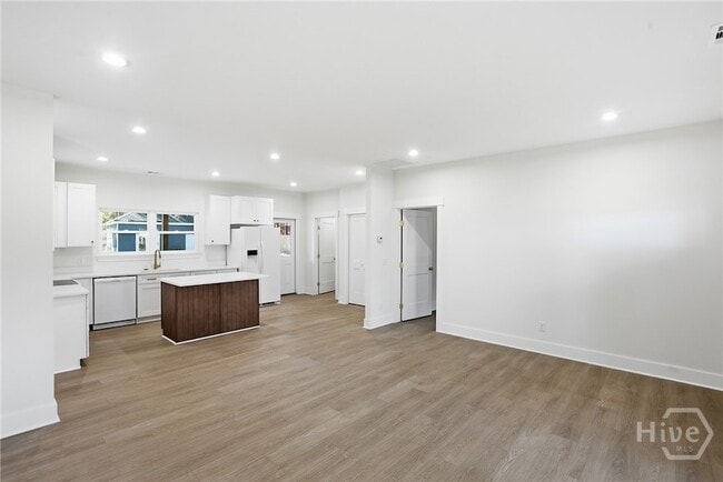 Building Photo - 309 Honey Ridge Rd