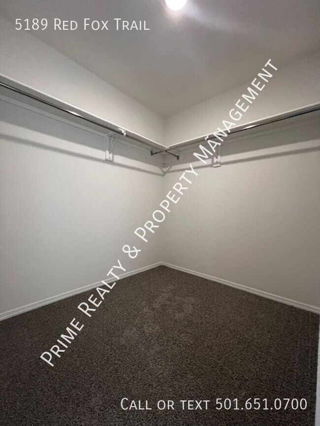 Building Photo - 5189 Red Fox Trl