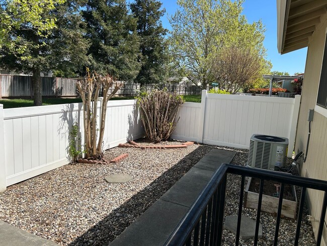 Building Photo - 171 Bryce Way