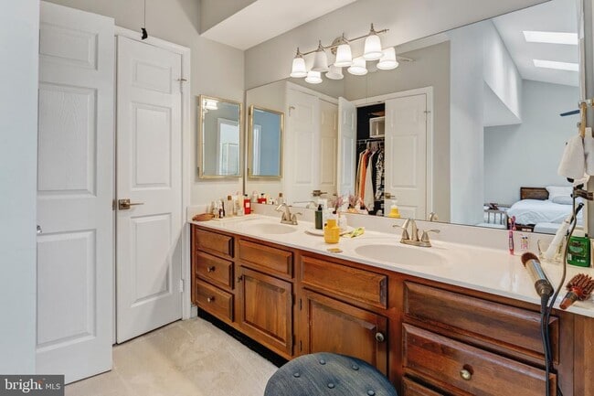 Building Photo - 10219 Aspen Willow Dr