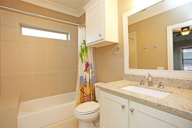 Building Photo - 1611 Wakefield Dr