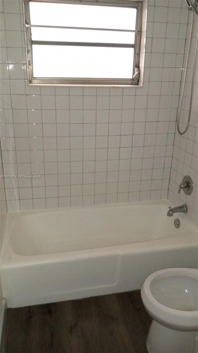 Building Photo - 1841 Cleveland St